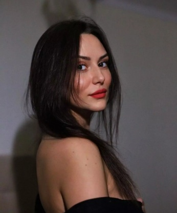 У меня есть все возможности, чтобы сделать наше время вместе незабываемым. Страсть, нежность и разнообразие - эти качества я могу предложить тебе. Я обладаю непревзойденными навыками и умею удовлетворять своего партнера на все сто процентов. У меня есть множество отзывов, которые подтверждают мою профессиональность и незабываемый опыт. Посмотри на мои фото и ты увидишь, какая я сексуальная и прекрасная. Встречай меня в Москве, и я покажу тебе мир наслаждения и удовольствия. 👠💋😘🔥 Фаина